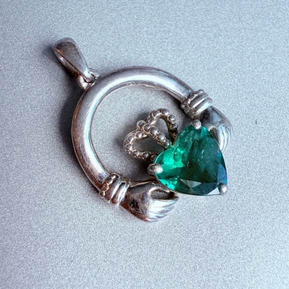 Irish Claddagh Hands Heart .75 CT Emerald Sterling Silver 925 Charm Pendant - Picture 4 of 5
